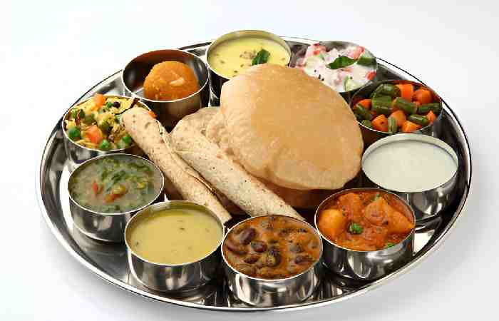 10 Of Our Favourite Vegetarian Thali Places In Pune! (1)